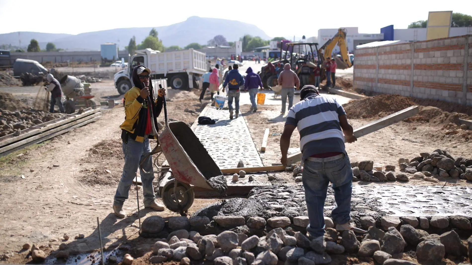 Contratistas sanjuanenses no son tomados en cuenta para ejecutar obra pública,